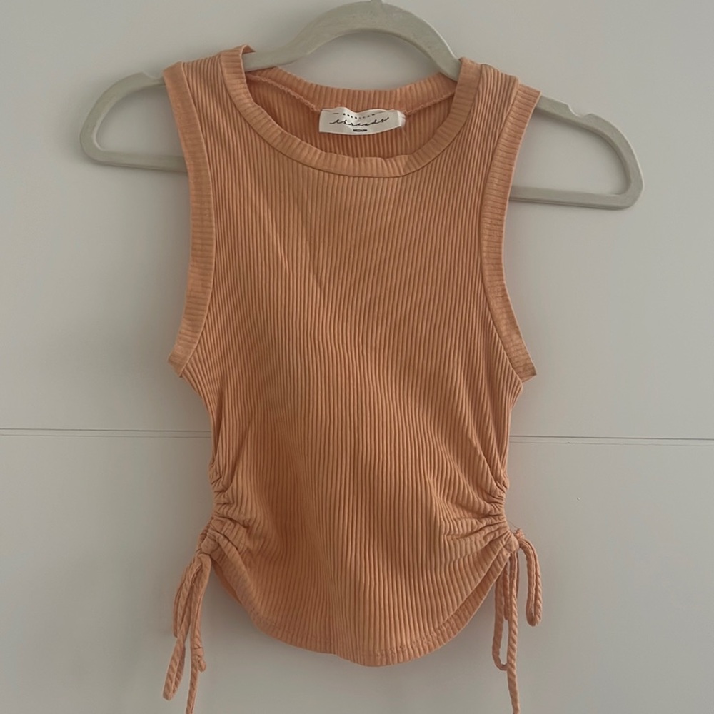 Cutout tank